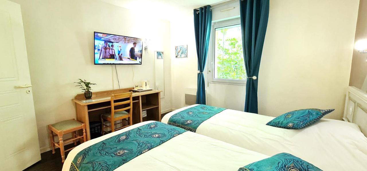 Fasthotel Oloron Hostellerie Du Paon Blanc Lurbe-Saint-Christau Exteriör bild