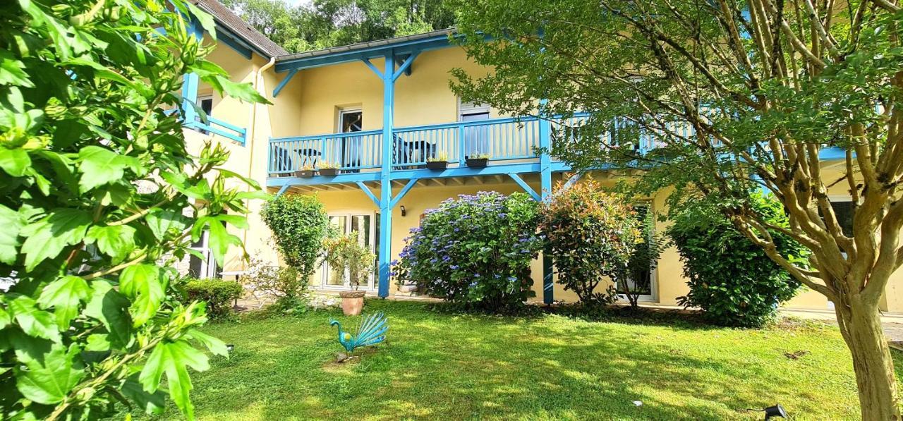 Fasthotel Oloron Hostellerie Du Paon Blanc Lurbe-Saint-Christau Exteriör bild