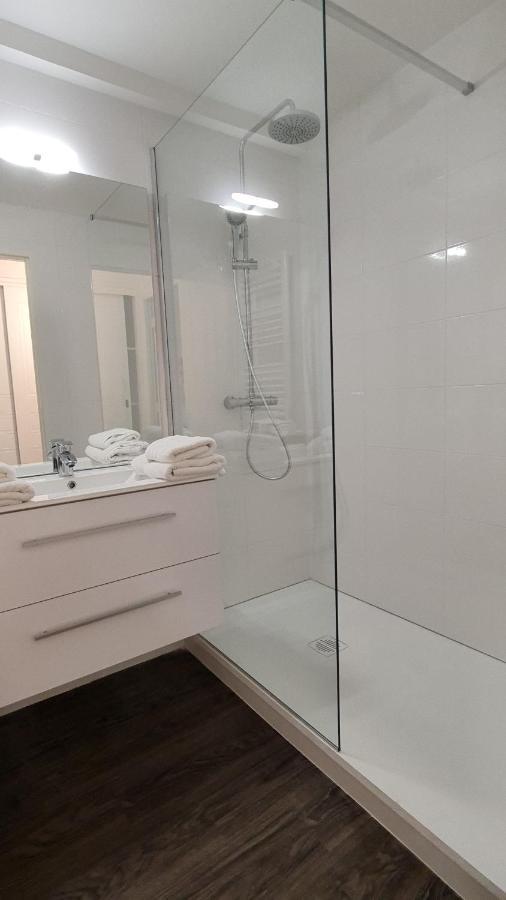 Fasthotel Oloron Hostellerie Du Paon Blanc Lurbe-Saint-Christau Exteriör bild