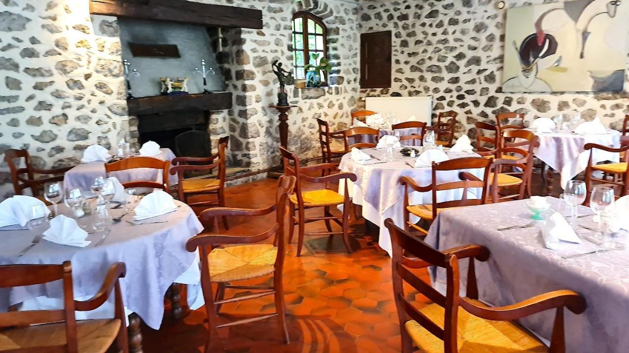 Fasthotel Oloron Hostellerie Du Paon Blanc Lurbe-Saint-Christau Exteriör bild